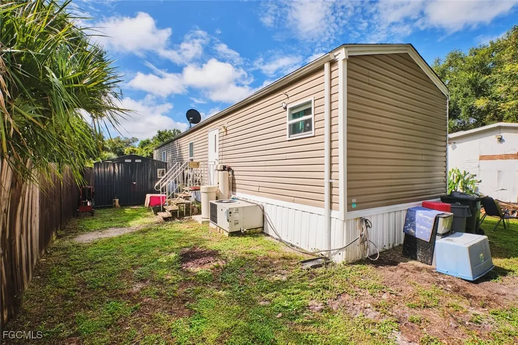 1106 Charles Street Moore Haven FL 33471