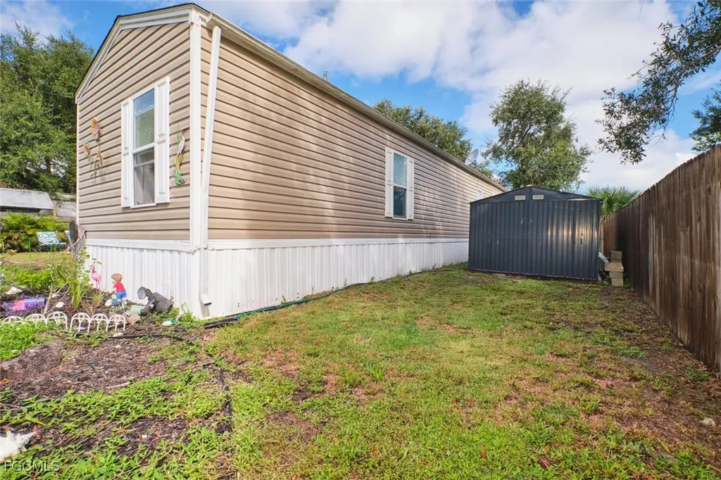 1106 Charles Street Moore Haven FL 33471