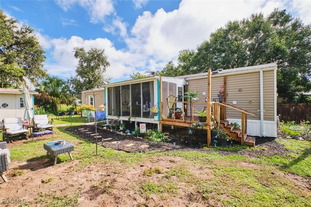 1106 Charles Street Moore Haven FL 33471