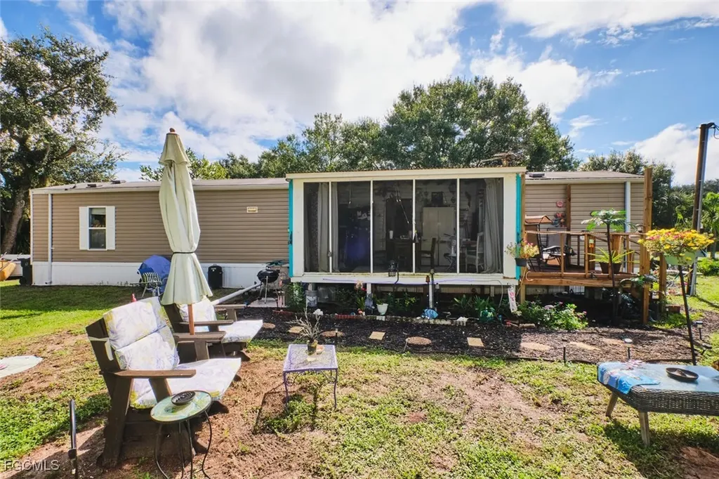 1106 Charles Street Moore Haven FL 33471