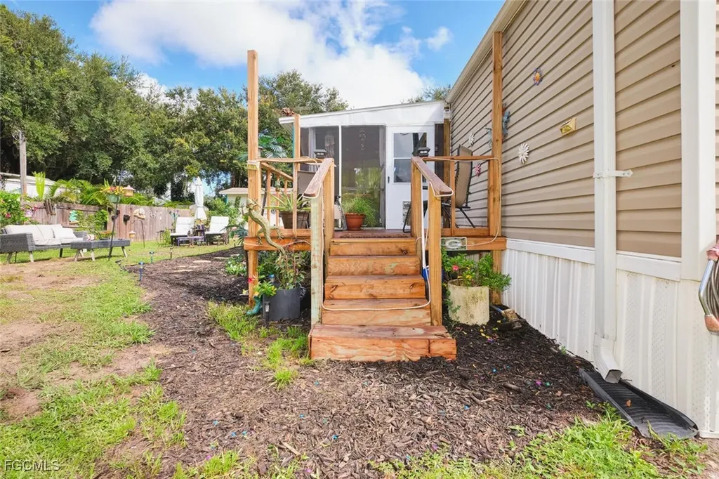 1106 Charles Street Moore Haven FL 33471