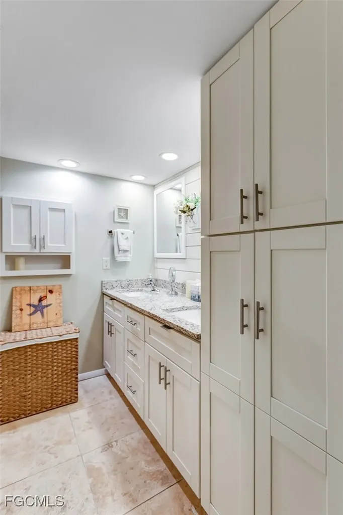 5710 Trailwinds Drive Fort Myers FL 33907