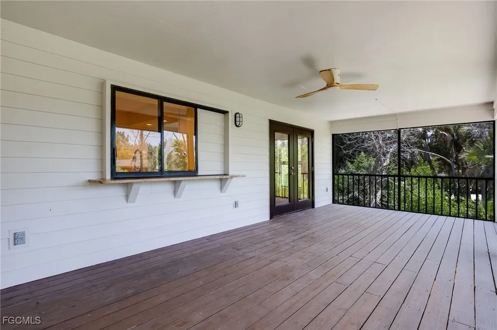 1345 Junonia Street Sanibel FL 33957