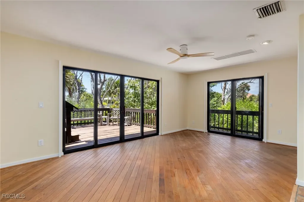 1345 Junonia Street Sanibel FL 33957