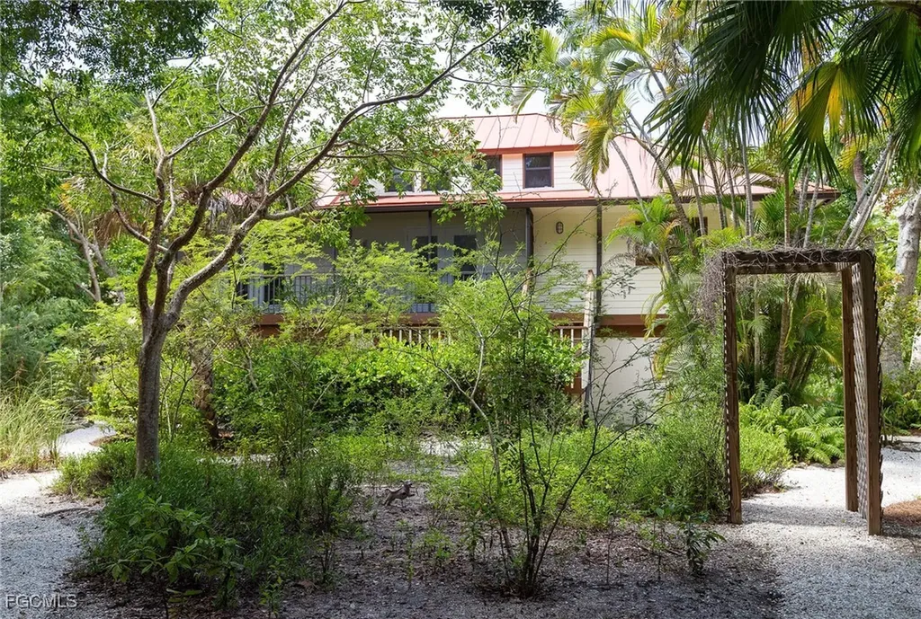 1345 Junonia Street Sanibel FL 33957