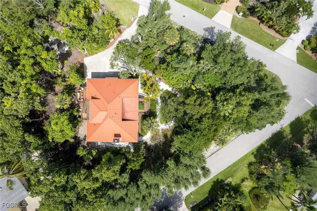 1345 Junonia Street Sanibel FL 33957