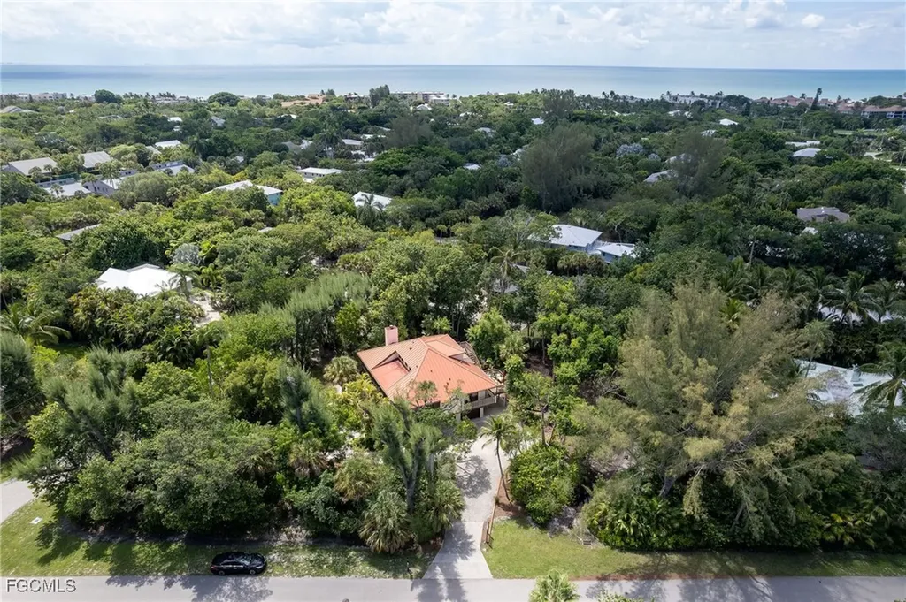 1345 Junonia Street Sanibel FL 33957