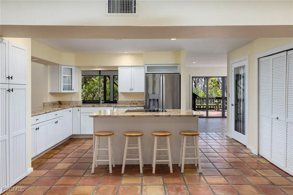 1345 Junonia Street Sanibel FL 33957
