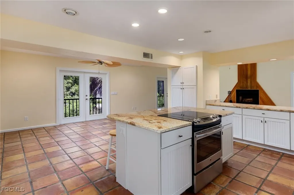 1345 Junonia Street Sanibel FL 33957