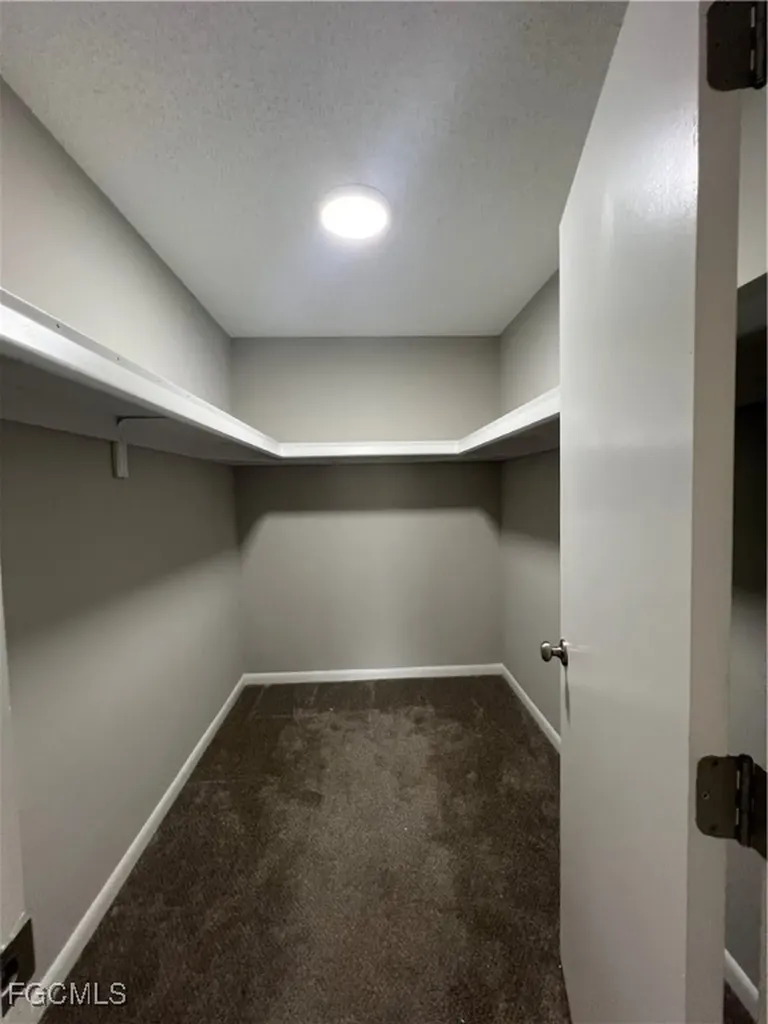 639 SE 13th Avenue Cape Coral FL 33990