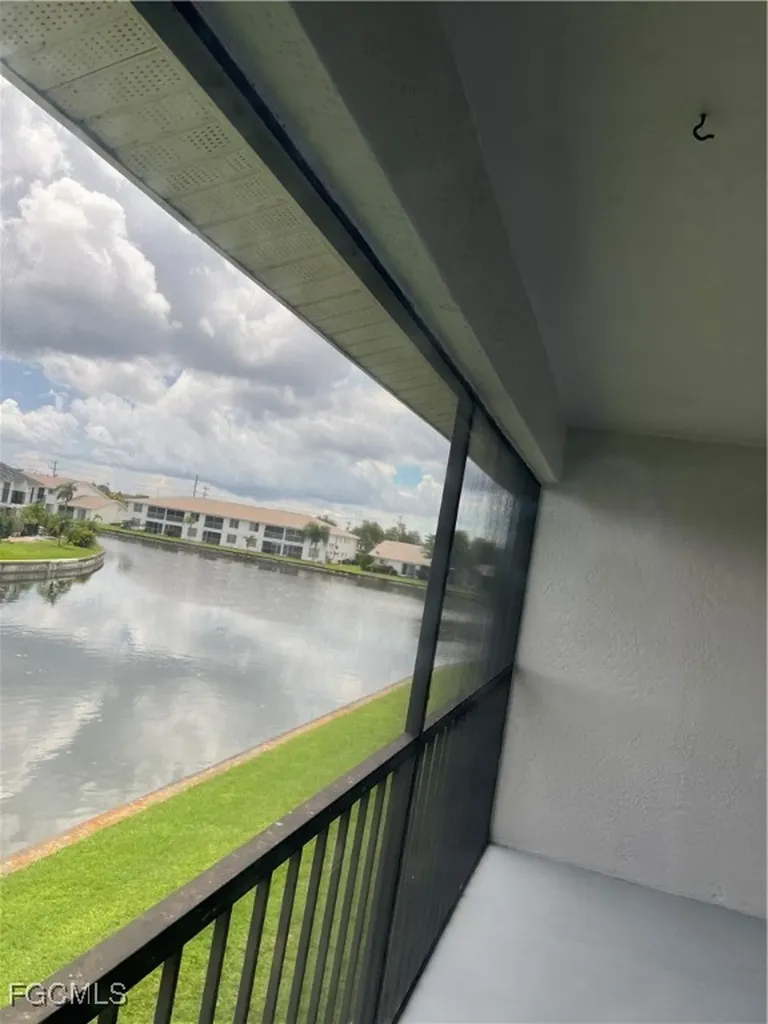 639 SE 13th Avenue Cape Coral FL 33990
