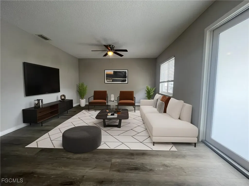 639 SE 13th Avenue Cape Coral FL 33990