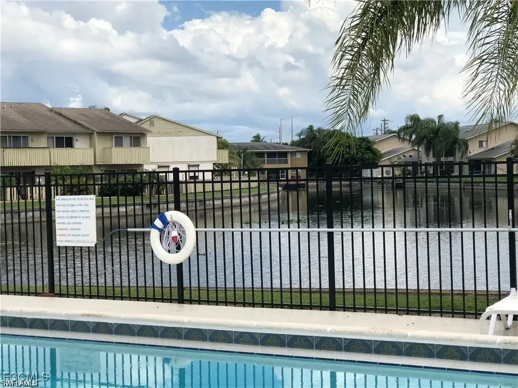 639 SE 13th Avenue Cape Coral FL 33990