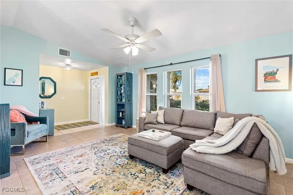 1426 SE 34th Terrace Cape Coral FL 33904