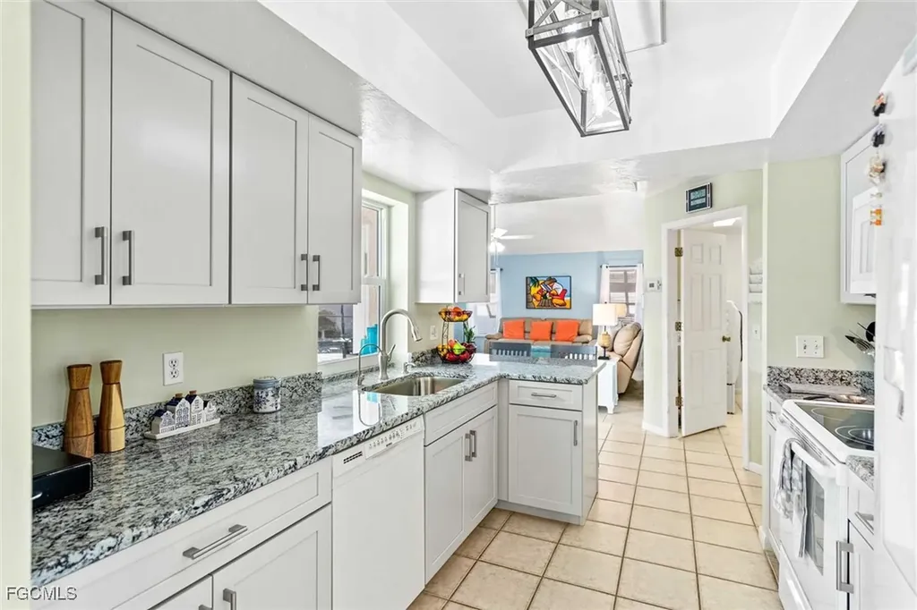 1426 SE 34th Terrace Cape Coral FL 33904