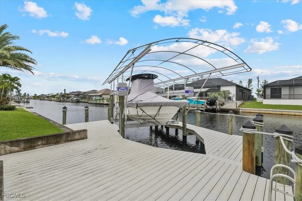 304 NW 39th Avenue Cape Coral FL 33993