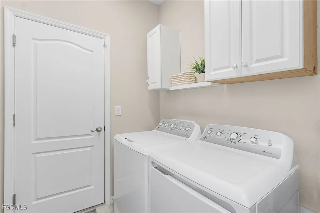 19424 Elston Way Estero FL 33928
