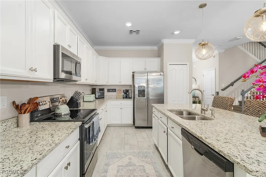 19424 Elston Way Estero FL 33928