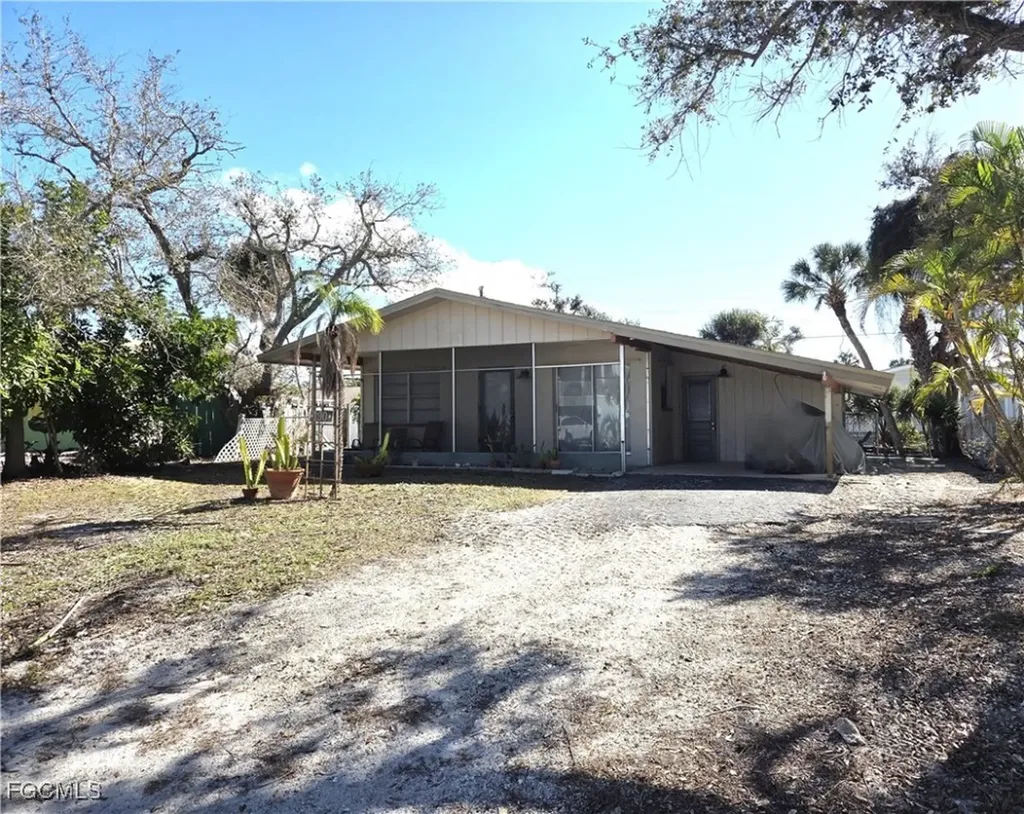 190 Jefferson Street Fort Myers Beach FL 33931
