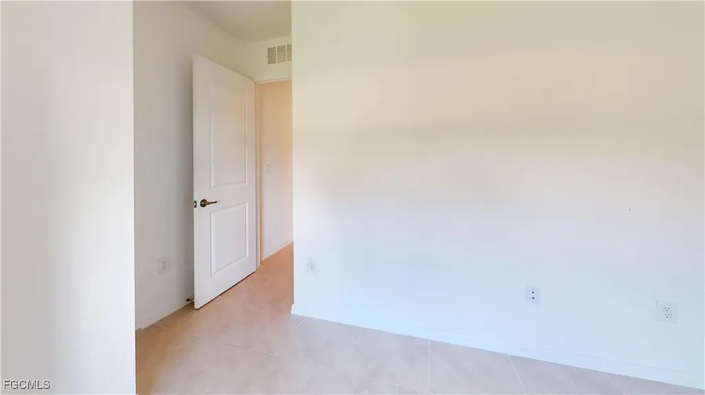 3530 NE 21st Avenue Cape Coral FL 33909