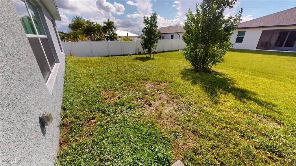 3530 NE 21st Avenue Cape Coral FL 33909