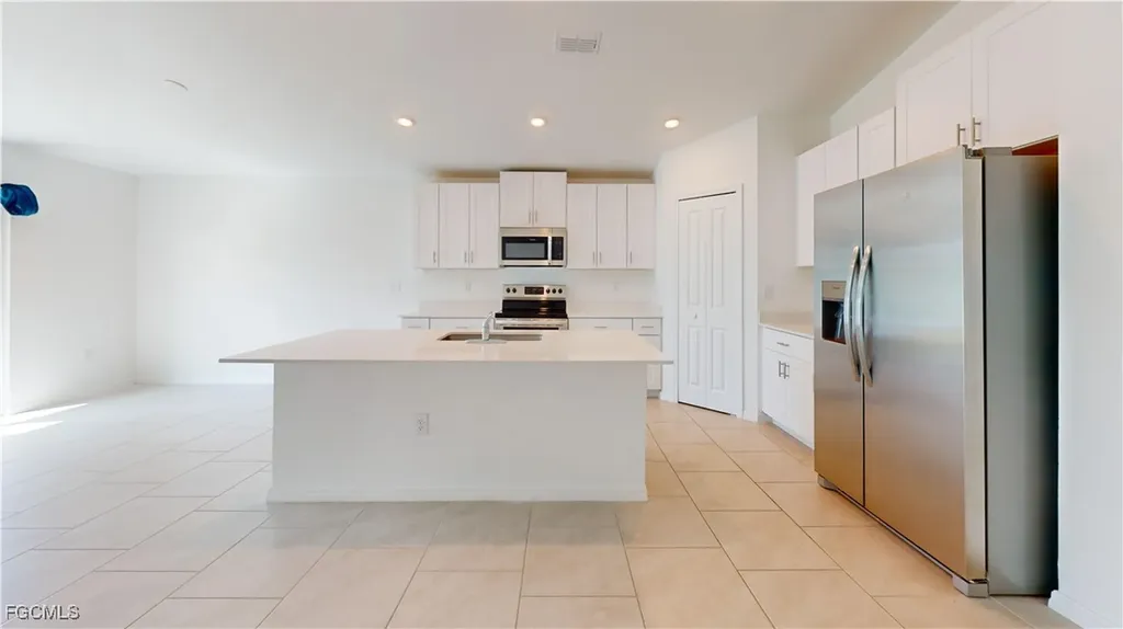 3530 NE 21st Avenue Cape Coral FL 33909
