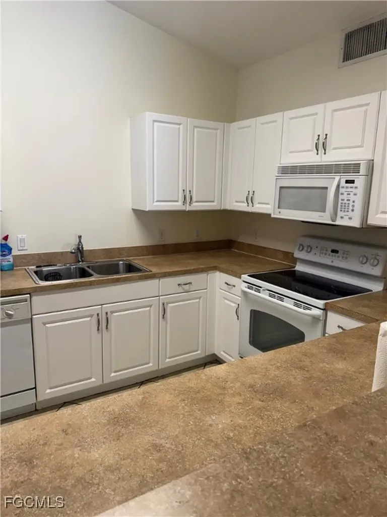 1030 Hancock Creek South Boulevard Cape Coral FL 33909