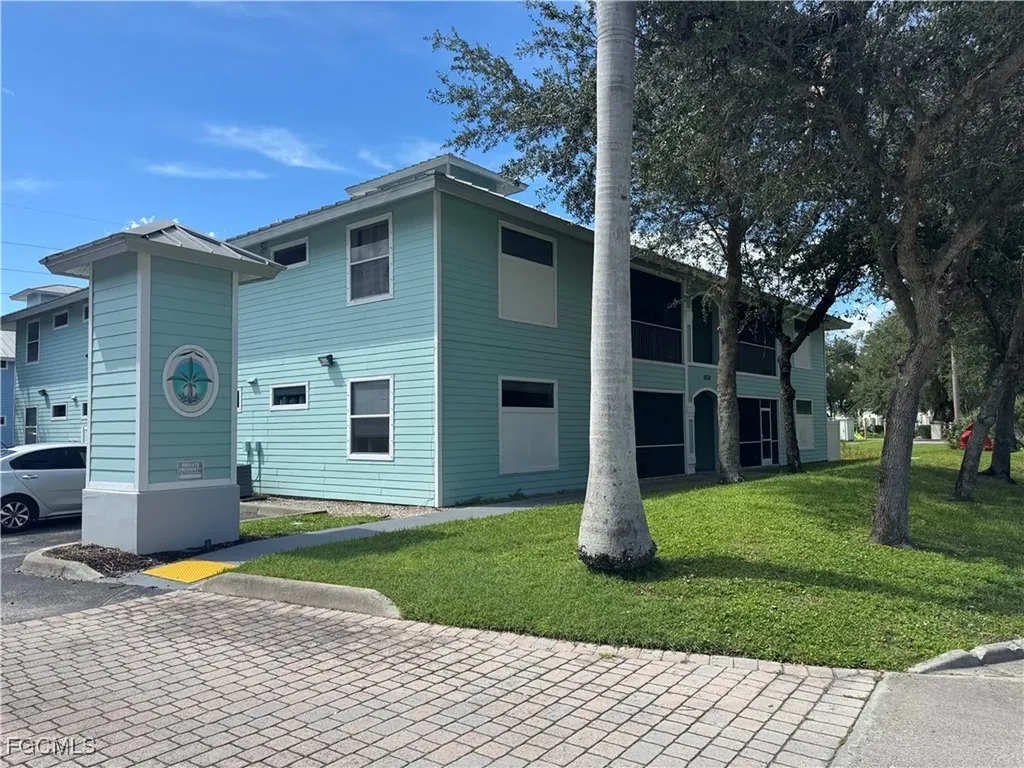 1030 Hancock Creek South Boulevard Cape Coral FL 33909