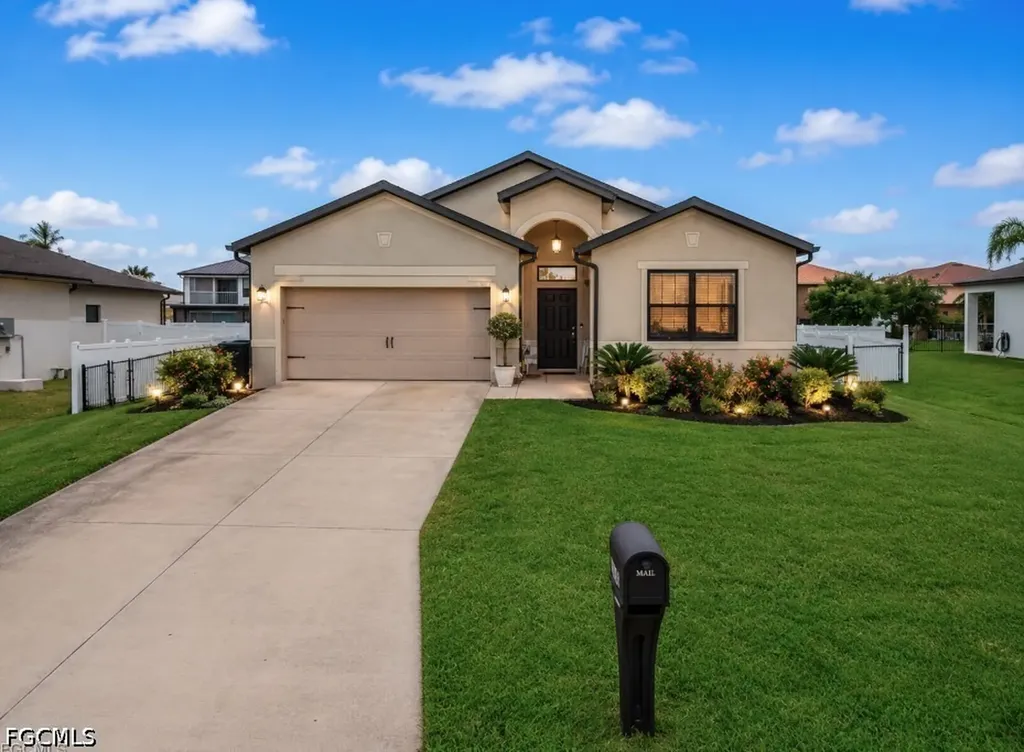 2117 SW 22nd Court Cape Coral FL 33991