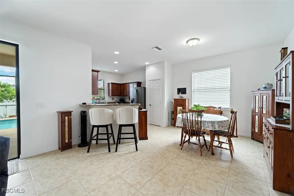 2117 SW 22nd Court Cape Coral FL 33991