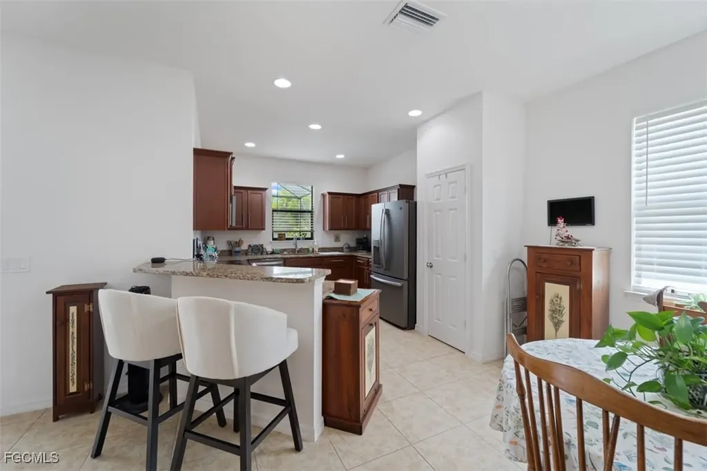 2117 SW 22nd Court Cape Coral FL 33991