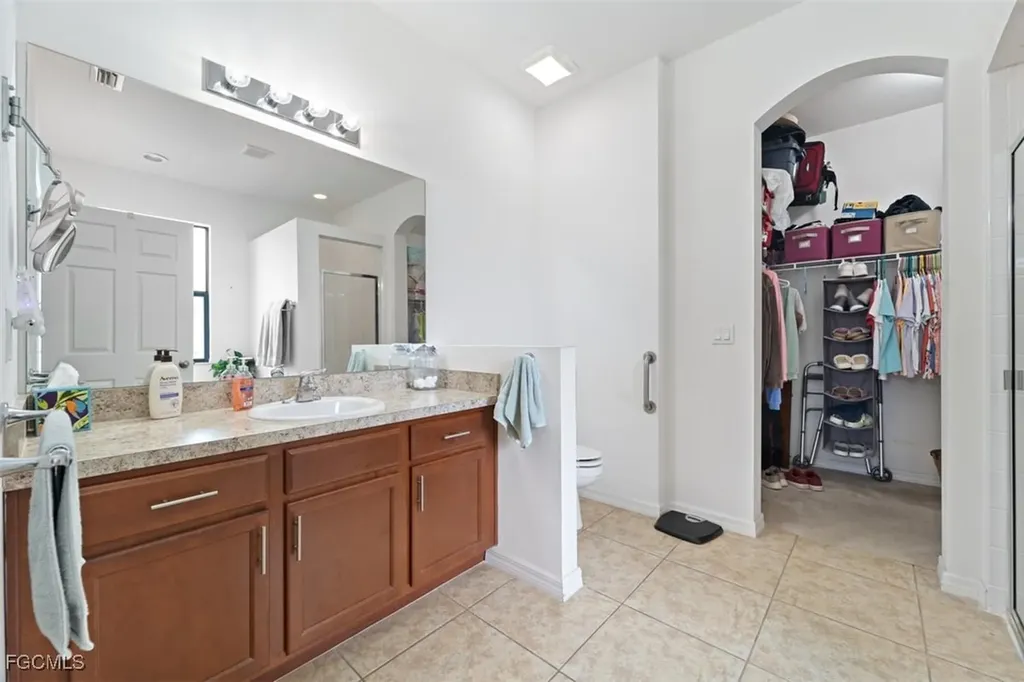 2117 SW 22nd Court Cape Coral FL 33991