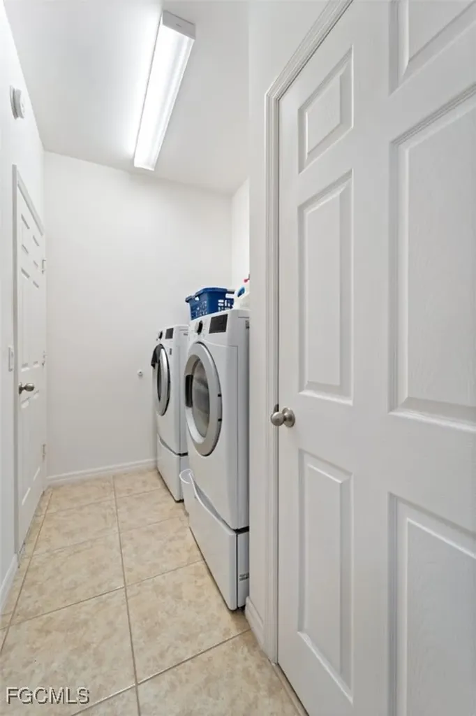 2117 SW 22nd Court Cape Coral FL 33991