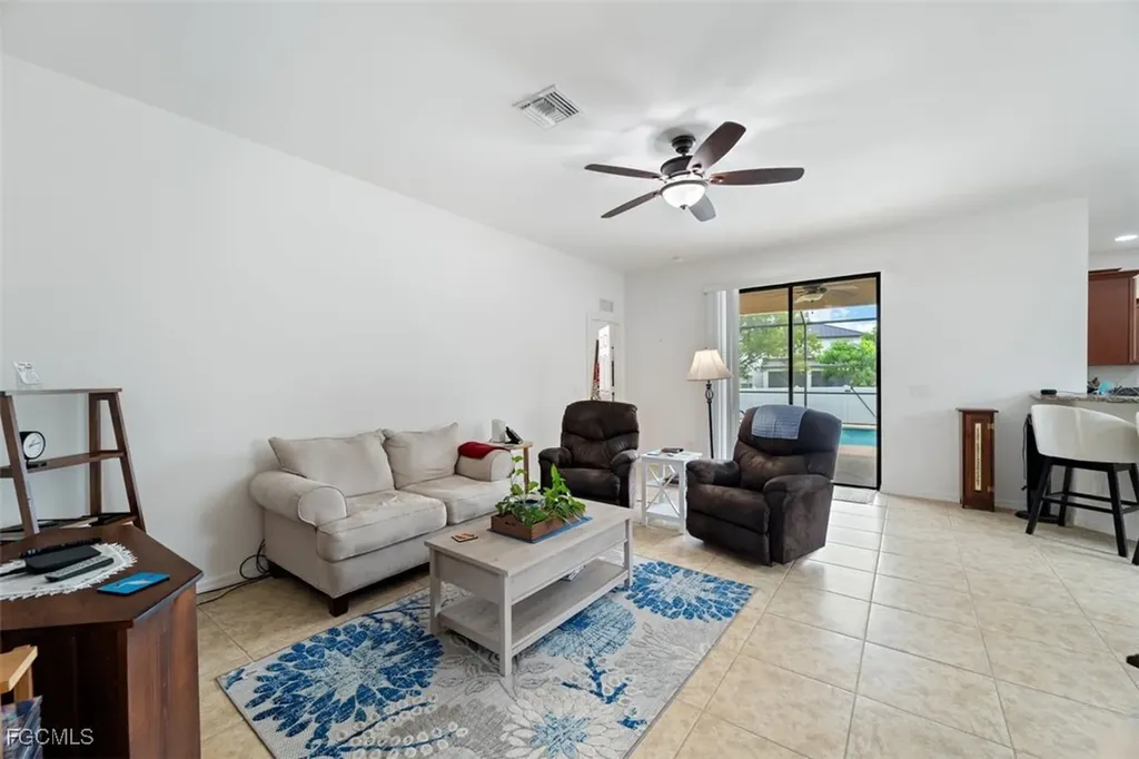 2117 SW 22nd Court Cape Coral FL 33991