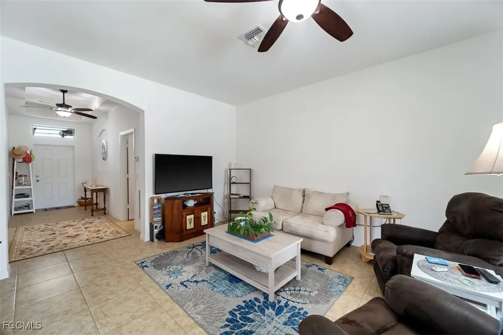 2117 SW 22nd Court Cape Coral FL 33991