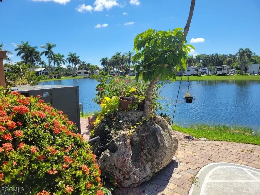 1511 Ruby Lake Point Naples FL 34114