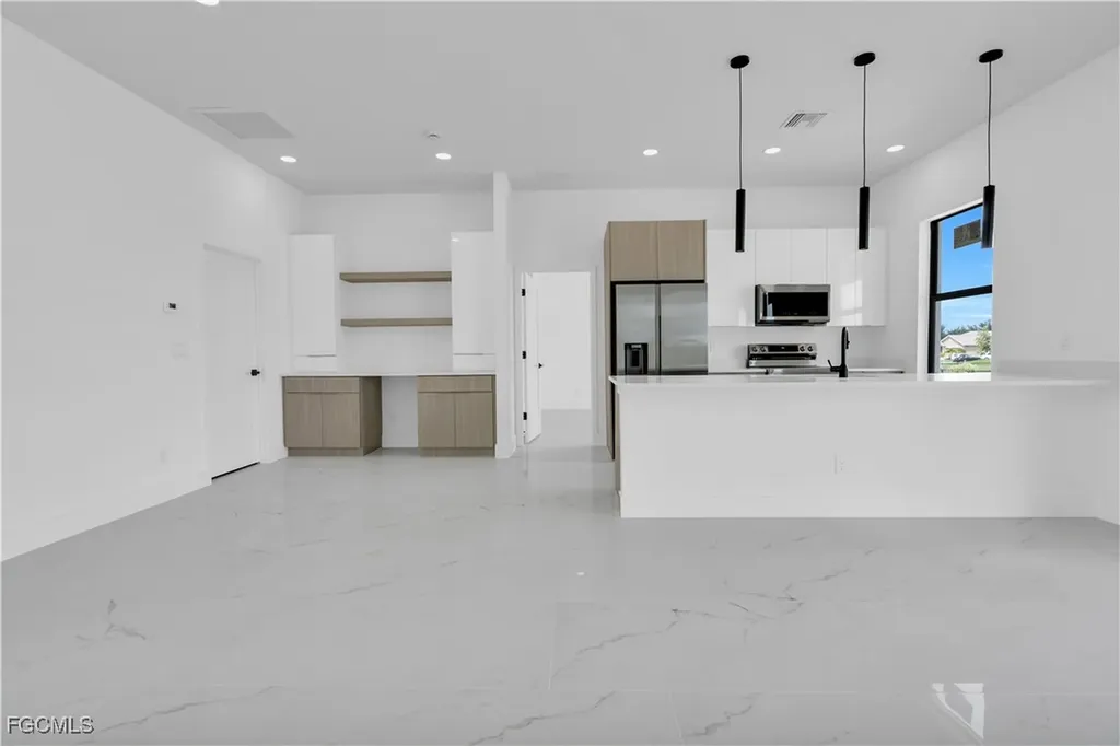 2817 NW 2nd Street Cape Coral FL 33993