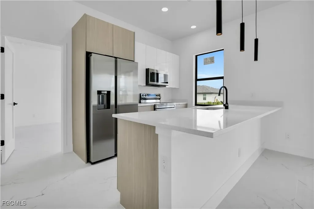 2817 NW 2nd Street Cape Coral FL 33993