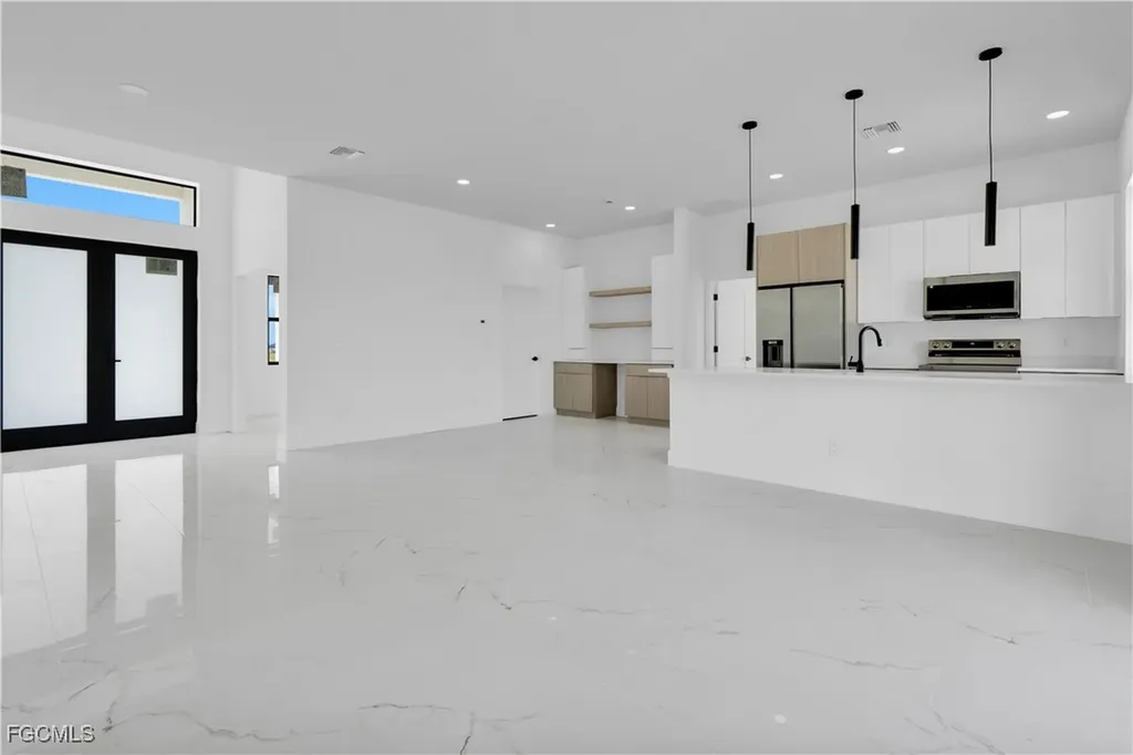 2817 NW 2nd Street Cape Coral FL 33993