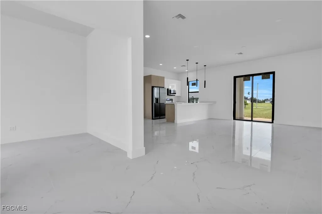 2817 NW 2nd Street Cape Coral FL 33993