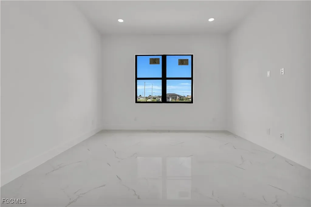 2817 NW 2nd Street Cape Coral FL 33993