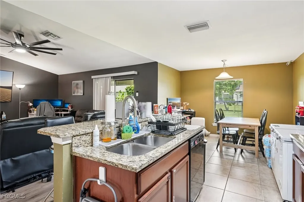 230 NE 9th Avenue Cape Coral FL 33909