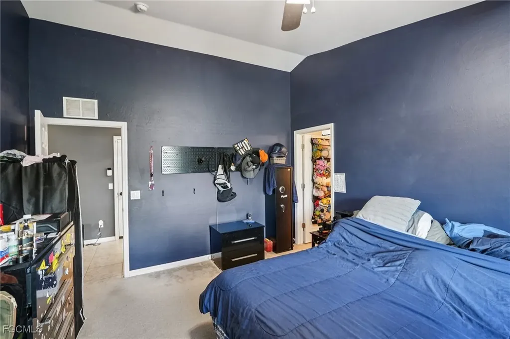 230 NE 9th Avenue Cape Coral FL 33909