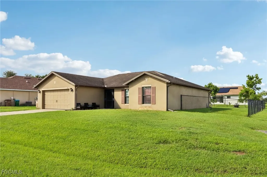230 NE 9th Avenue Cape Coral FL 33909