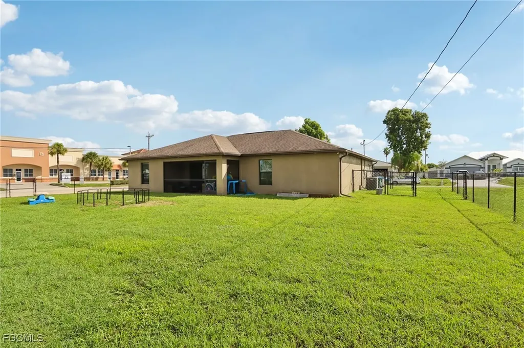 230 NE 9th Avenue Cape Coral FL 33909