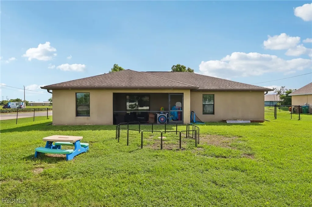 230 NE 9th Avenue Cape Coral FL 33909