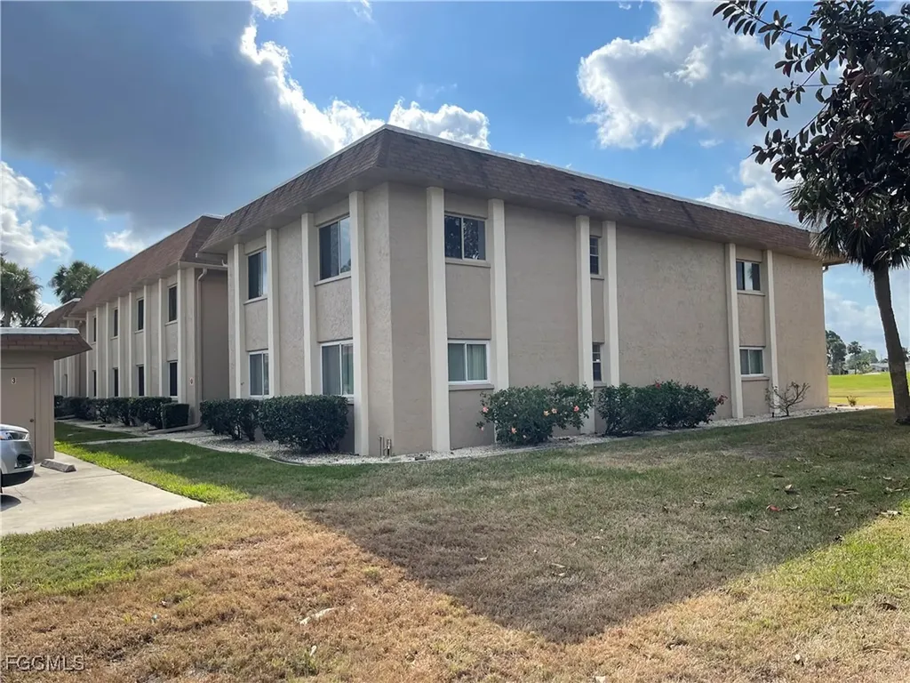 1739 Golf Club Drive North Fort Myers FL 33903