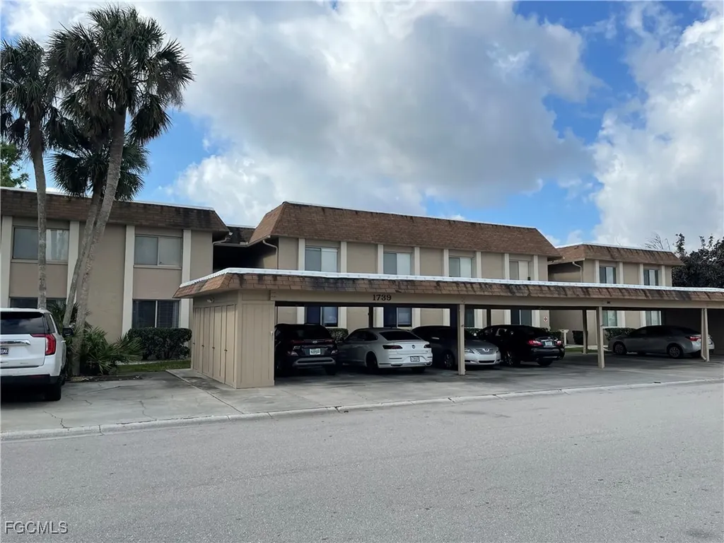 1739 Golf Club Drive North Fort Myers FL 33903