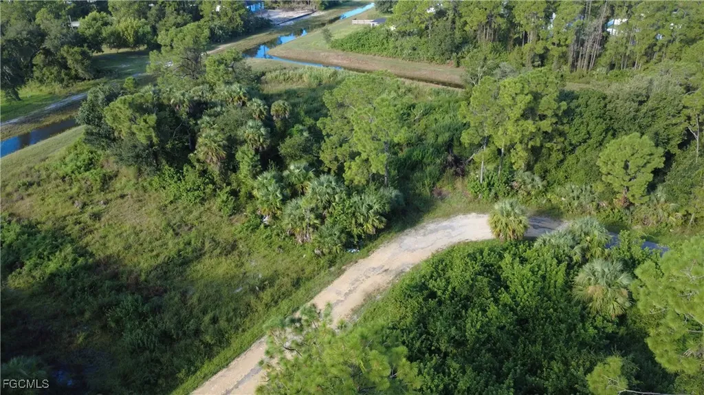 2525 Catron Circle Lehigh Acres FL 33971