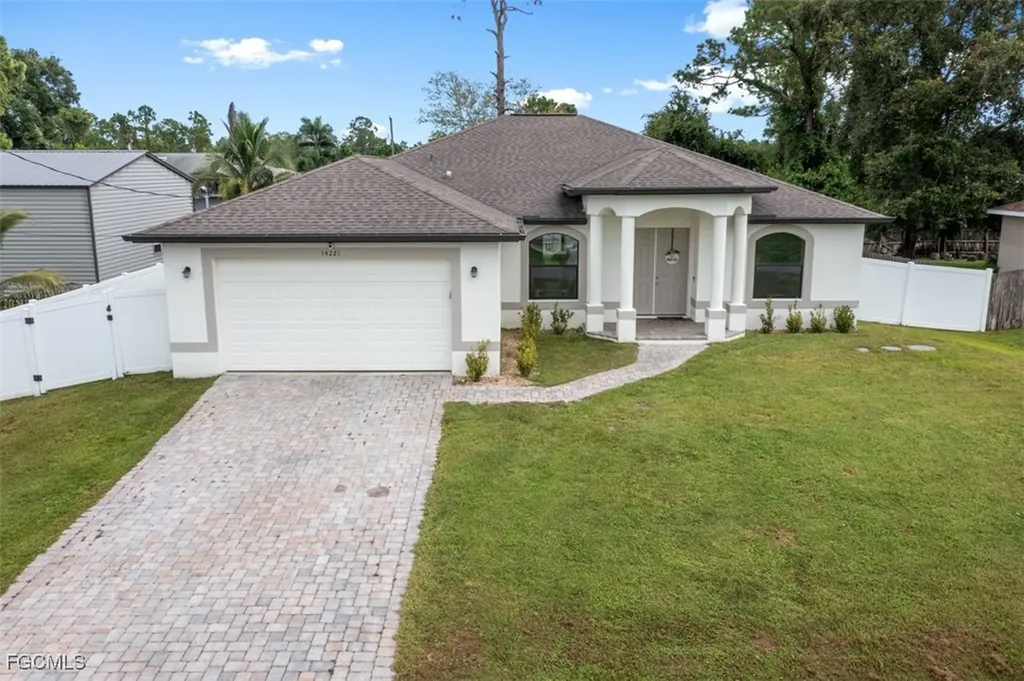 14221 Chancellor Street Fort Myers FL 33905